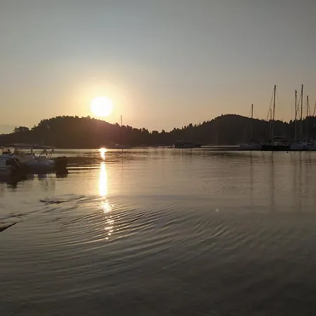 A1- Mikro Karavi Nydri (Lefkada)