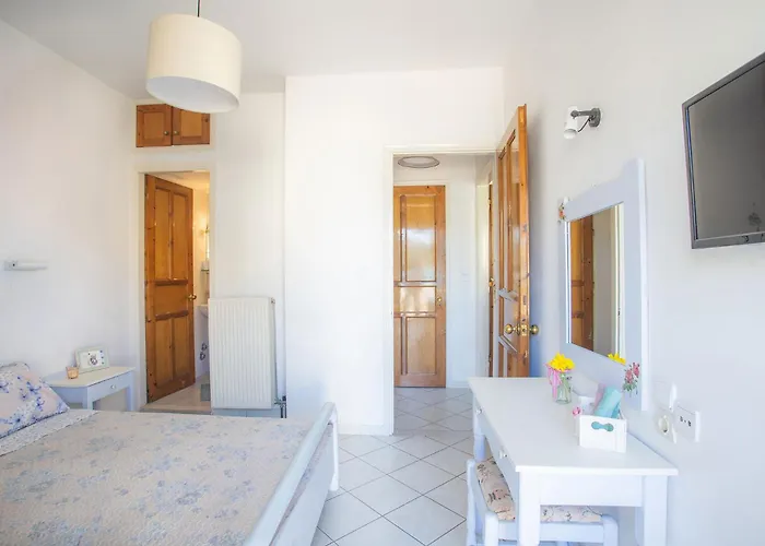 A1- Mikro Karavi Nydri (Lefkada)