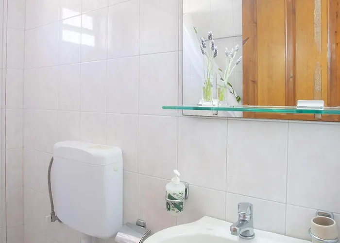 A1- Mikro Karavi Nydri (Lefkada)